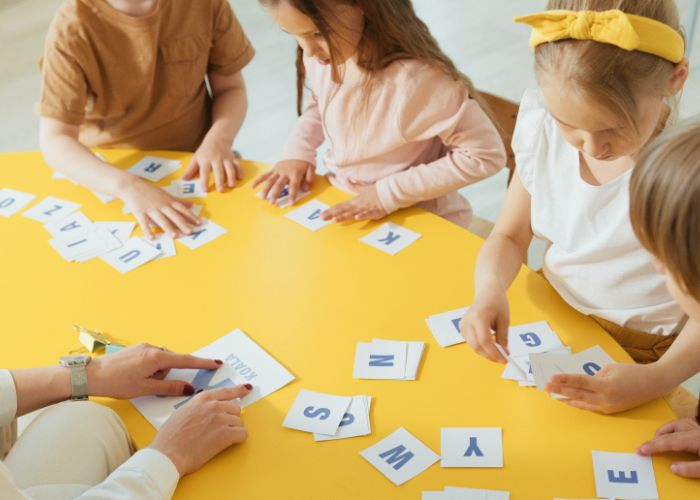 Theo nghiên cứu, 3 tuổi là thời điểm vàng để trẻ phát triển khả năng ngôn ngữ