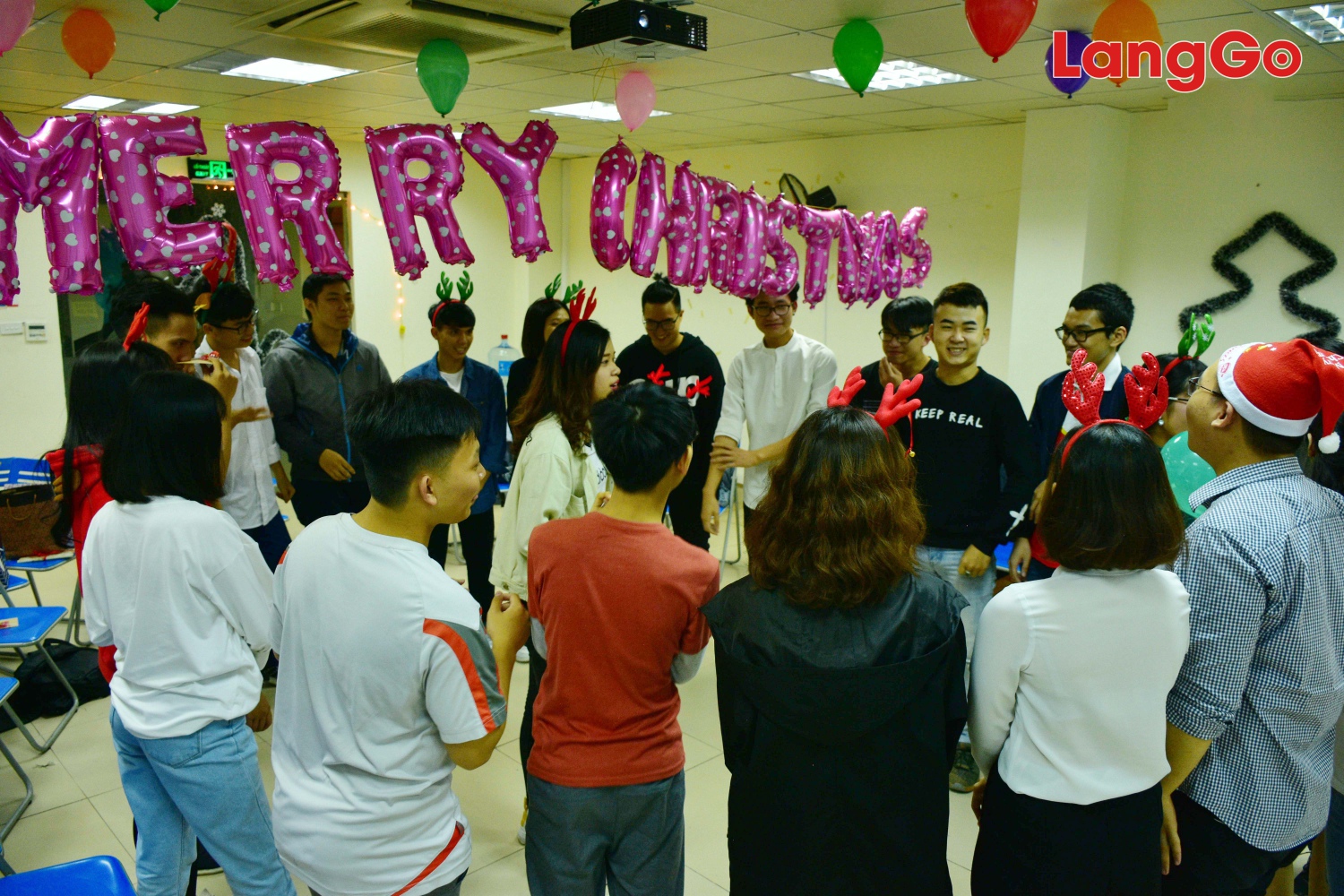 Trung tâm tiếng Anh LangGo - Lễ giáng sinh cho học viên - Ảnh 0